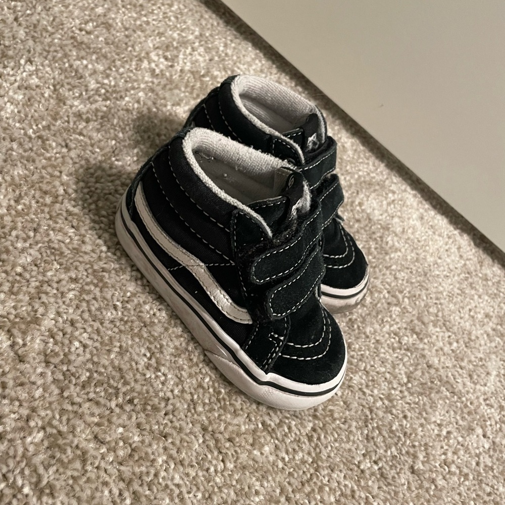 Baby Vans black Velcro toddler size 5 mids